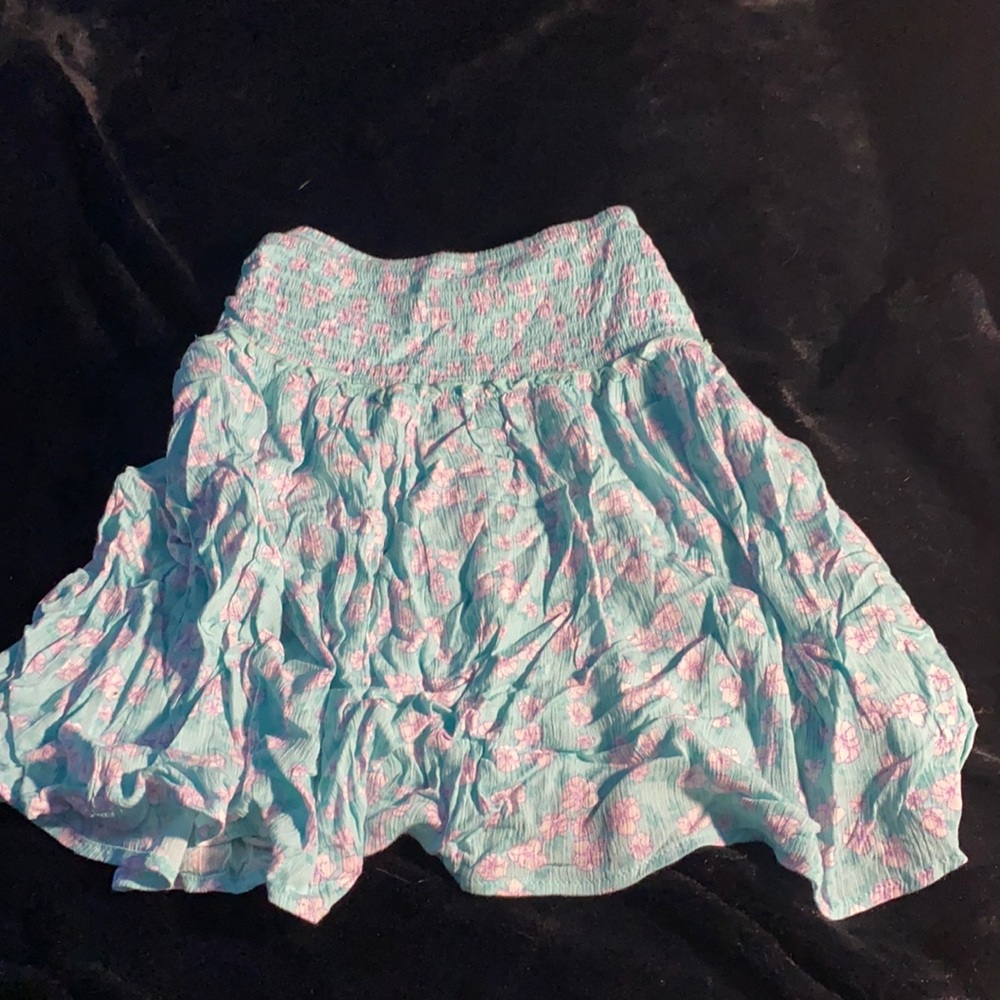 Blue Flower print skirt, Size M.